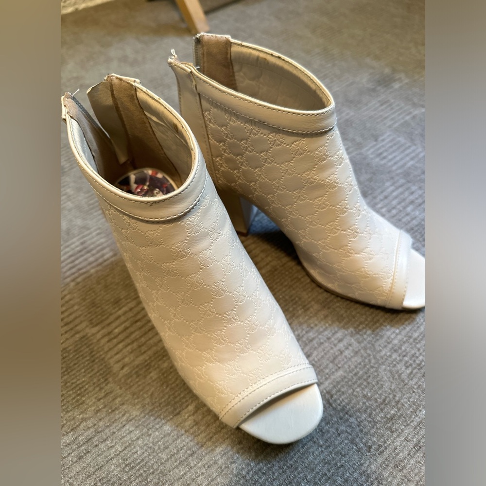 Leather open toe heeled sandals